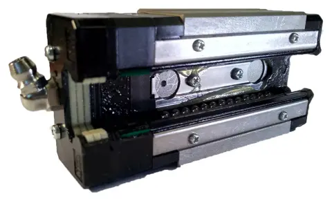Линейный подшипник ТНК HSR 20 оси Z № 01011561
